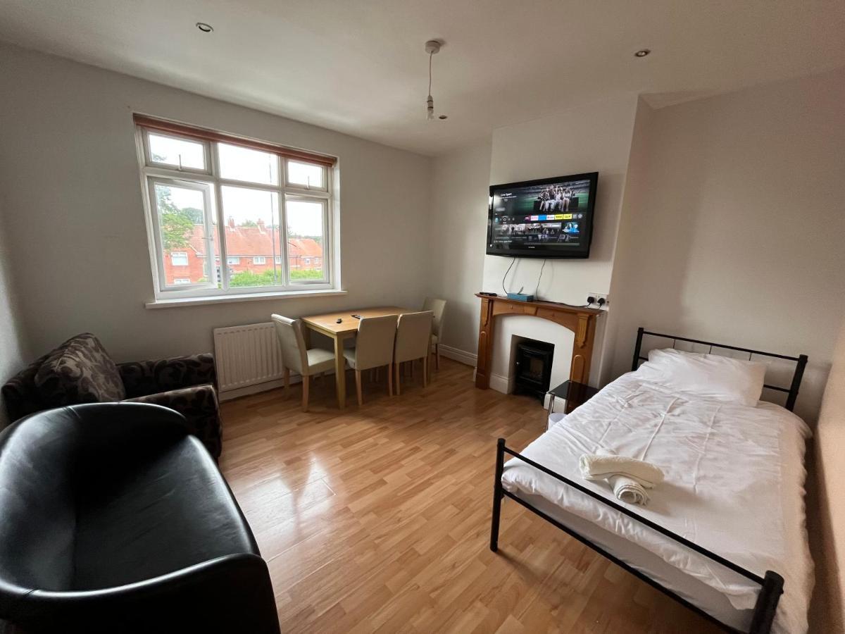 2 Bedroom Apartment, 5 Minutes From City Centre Newcastle upon Tyne Exterior foto